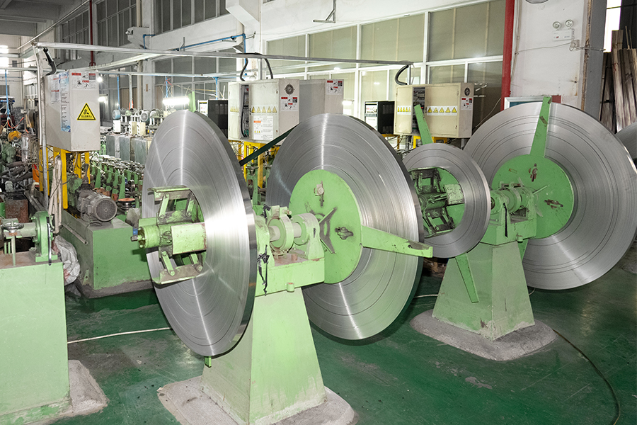 معدات المصنع